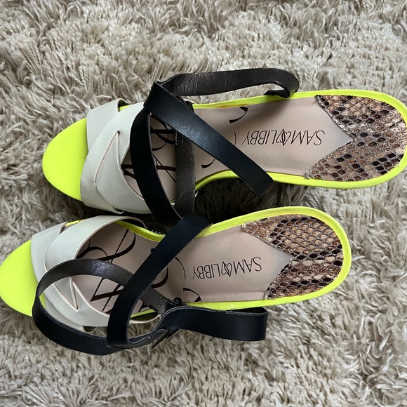 Size 11, wedge sandals with ankle strap, lime green/cream/black - Picture 6 of 7